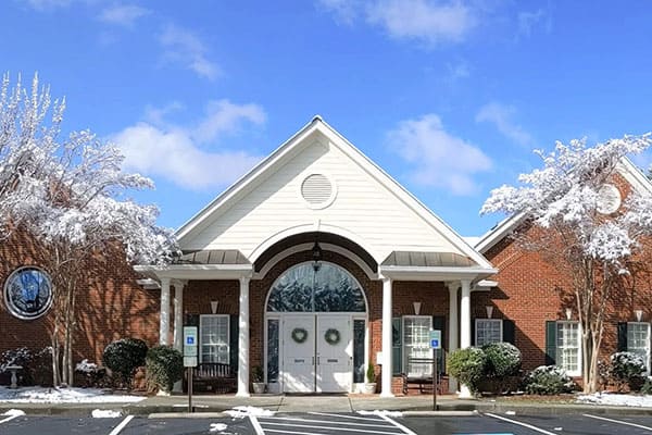 renaissance-funeral-home-front-building-entrance